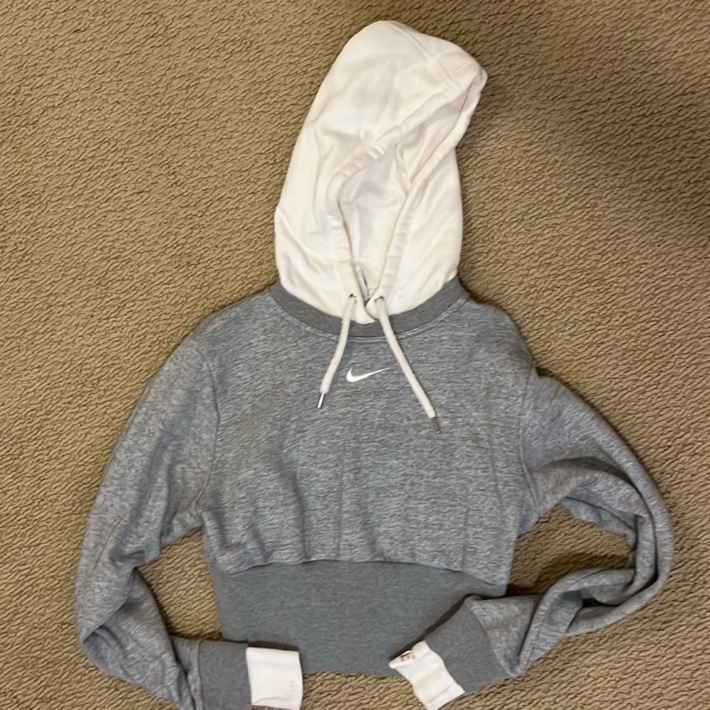 Grey Nike Cropped Hoodie w/ cream colored hood and wrists